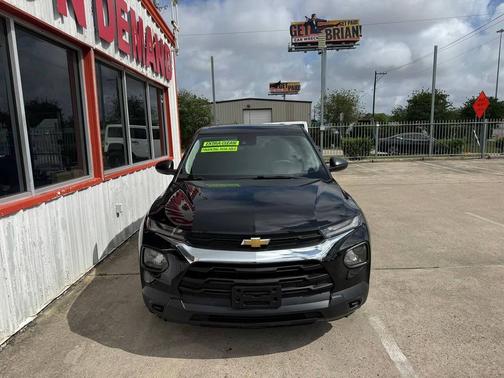 Mosaic Black Metallic 2023 Chevrolet Trailblazer LS