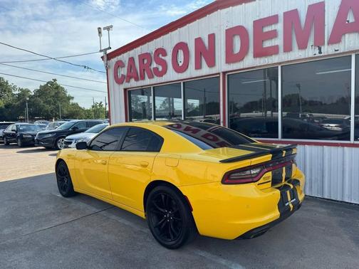 2017 Dodge Charger SE