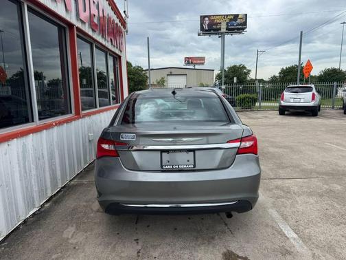 2013 Chrysler 200 Touring