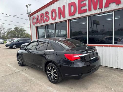 2013 Chrysler 200 Touring