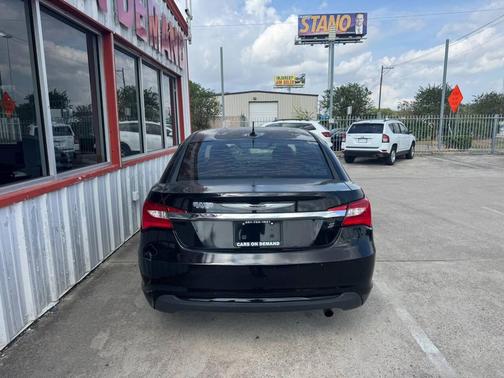 2013 Chrysler 200 Touring
