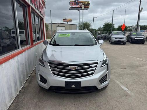 Radiant Silver Metallic 2019 Cadillac XT5 Premium Luxury