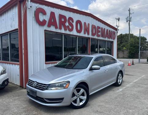 2013 Volkswagen Passat 2.0 TDI SE w/ Sunroof