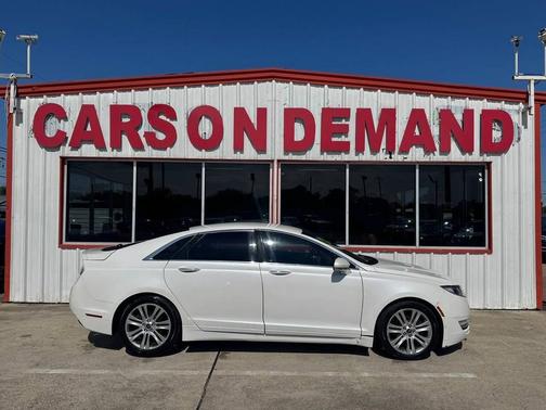 White 2014 Lincoln MKZ Base