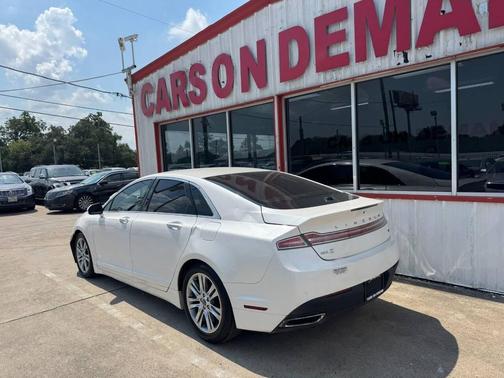 White 2014 Lincoln MKZ Base