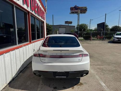 White 2014 Lincoln MKZ Base