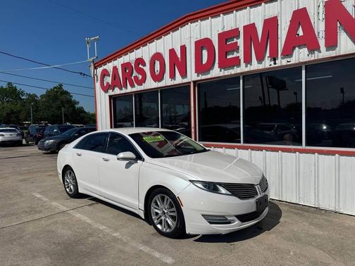 White 2014 Lincoln MKZ Base