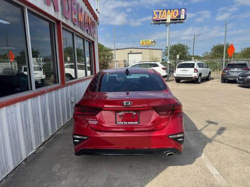 Currant Red 2019 Kia Forte LXS 4dr Sedan