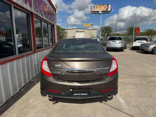 2015 Lincoln MKS Base