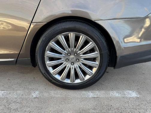 2015 Lincoln MKS Base