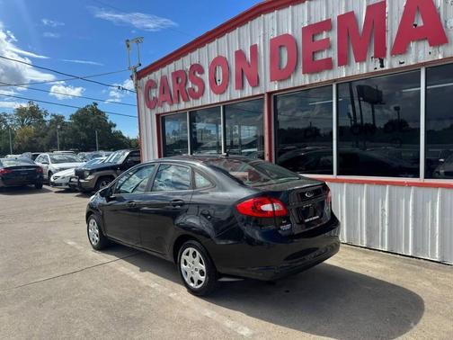 2013 Ford Fiesta SE 4dr Sedan