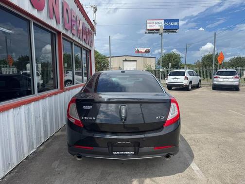 2013 Lincoln MKS Base