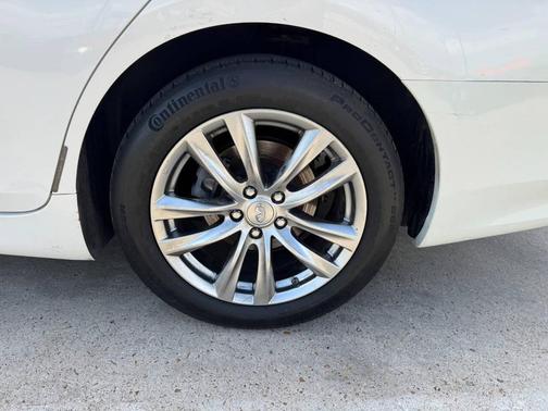 2015 INFINITI Q70 3.7 4dr Sedan