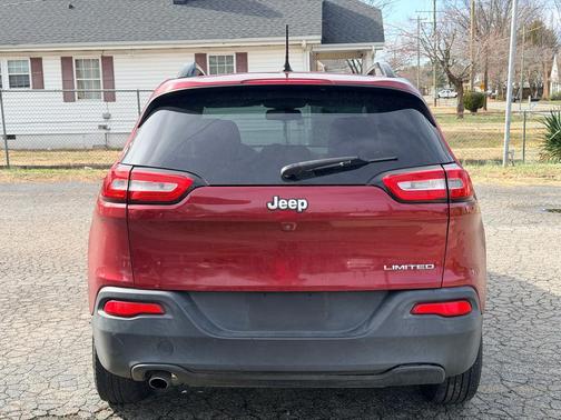 2016 Jeep Cherokee Sport