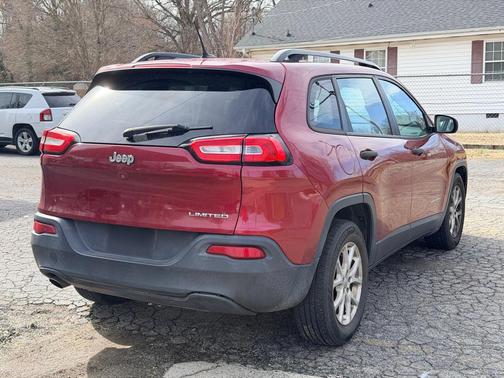 2016 Jeep Cherokee Sport
