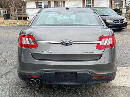 2011 Ford Taurus Limited