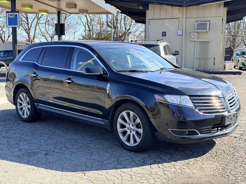 2018 Lincoln MKT Reserve