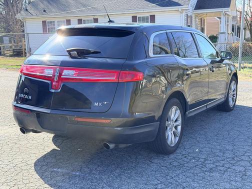 2018 Lincoln MKT Reserve
