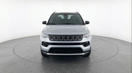 Silver Zynith Metallic Clearcoat 2025 Jeep Compass Limited