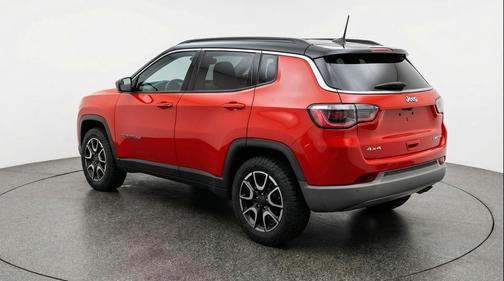 Red Hot Pearlcoat 2025 Jeep Compass Trailhawk