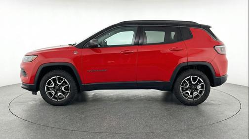 Red Hot Pearlcoat 2025 Jeep Compass Trailhawk