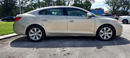 Photo 3 of 25 of 2011 Buick LaCrosse CXL