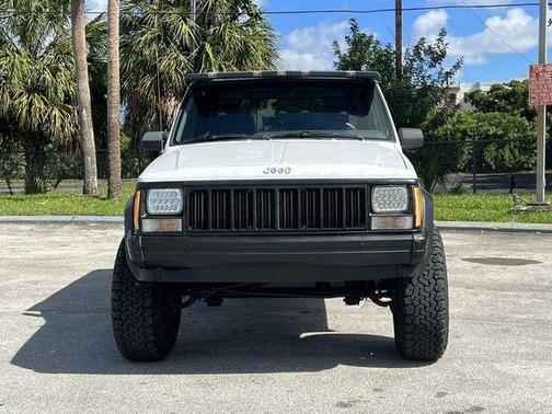Photo 4 of 30 of 1995 Jeep Cherokee SE