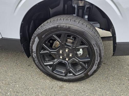 White Metallic 2026 Ford Maverick XLT