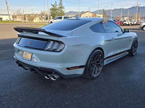 2022 Ford Mustang Mach 1