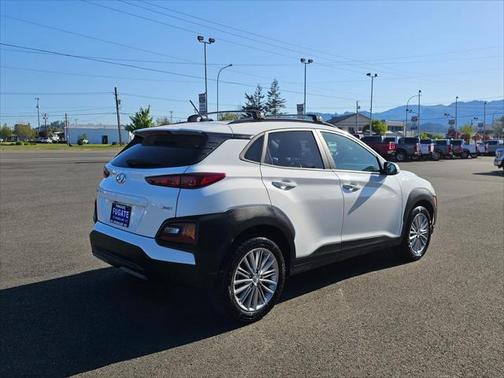 2021 Hyundai KONA SEL