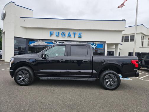 2025 Ford F-150 Lightning LARIAT