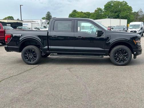 Agate Black Metallic 2026 Ford F-150 XLT
