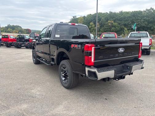 Agate Black Metallic 2027 Ford F-350 XLT