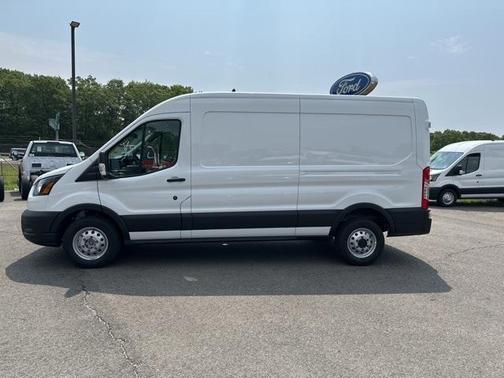 2025 Ford Transit-250 148 WB Medium Roof Cargo