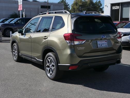 2024 Subaru Forester Premium
