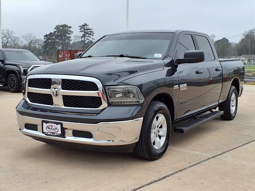 2019 RAM 1500 SLT