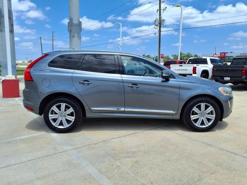 Osmium Gray Metallic 2017 Volvo XC60 T5 Inscription