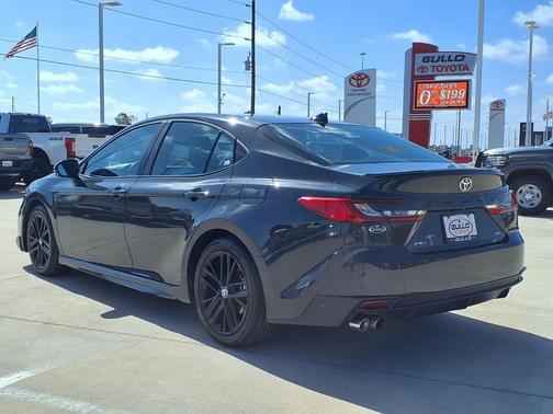 Underground 2025 Toyota Camry SE