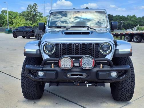Silver Zynith Clearcoat 2023 Jeep Wrangler Rubicon 392