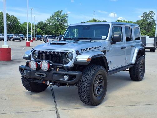 Silver Zynith Clearcoat 2023 Jeep Wrangler Rubicon 392