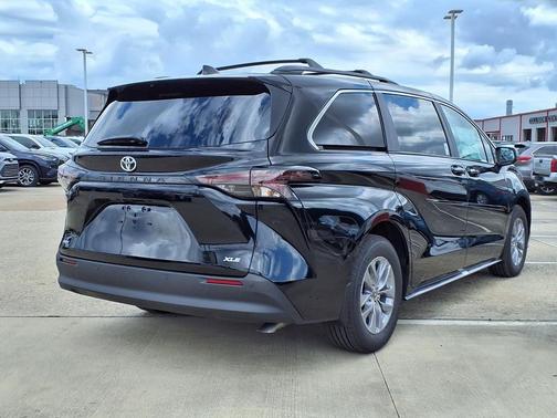 Black 2026 Toyota Sienna XLE