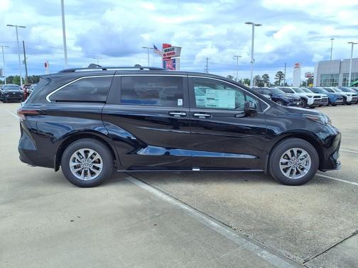Black 2026 Toyota Sienna XLE