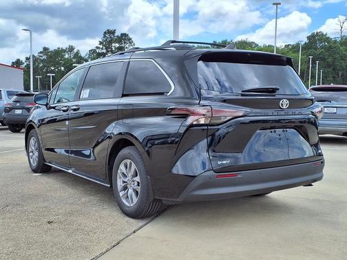 Black 2026 Toyota Sienna XLE
