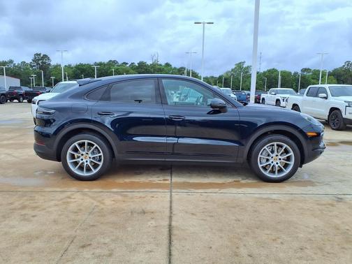 Moonlight Blue Metallic 2021 Porsche Cayenne Cayenne