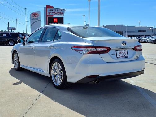 2019 Toyota Camry Hybrid XLE