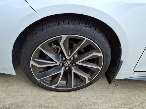 White 2022 Toyota Corolla SE