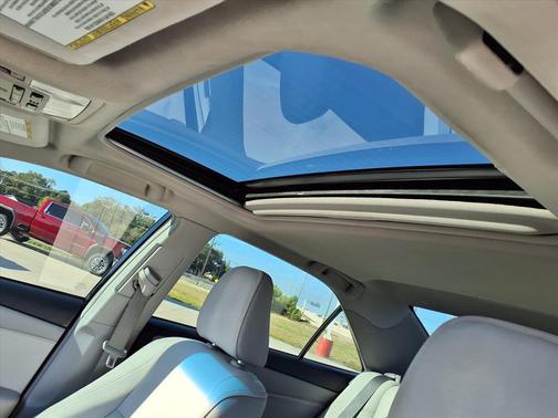 2016 Toyota Camry Hybrid XLE