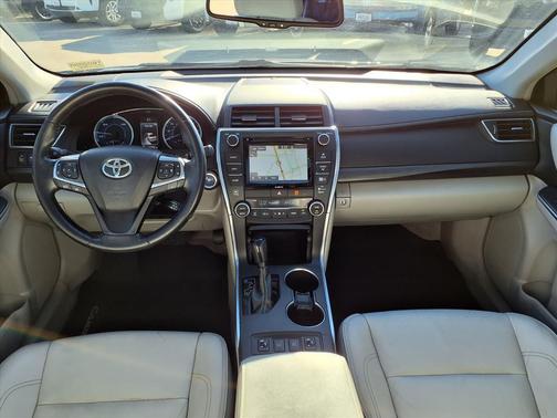 2016 Toyota Camry Hybrid XLE