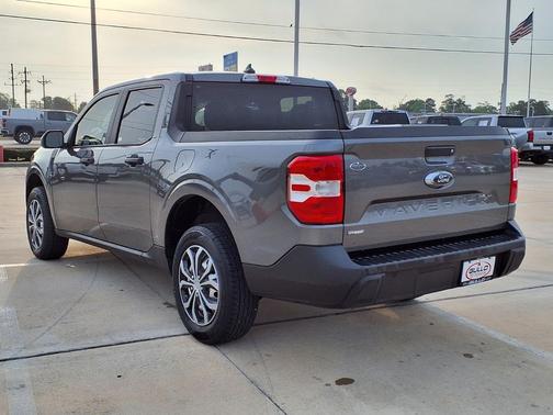Carbonized Gray Metallic 2023 Ford Maverick XL