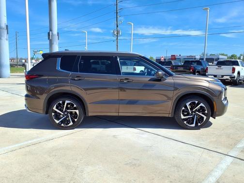 2022 Mitsubishi Outlander SEL